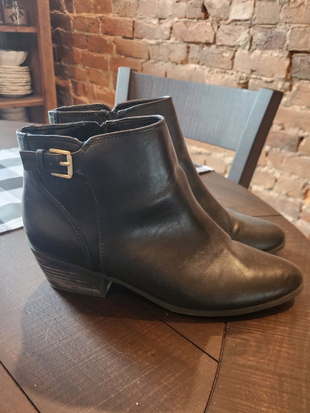 Dr. Scholls Memory Foam Boots in Black, Women's Size 11.